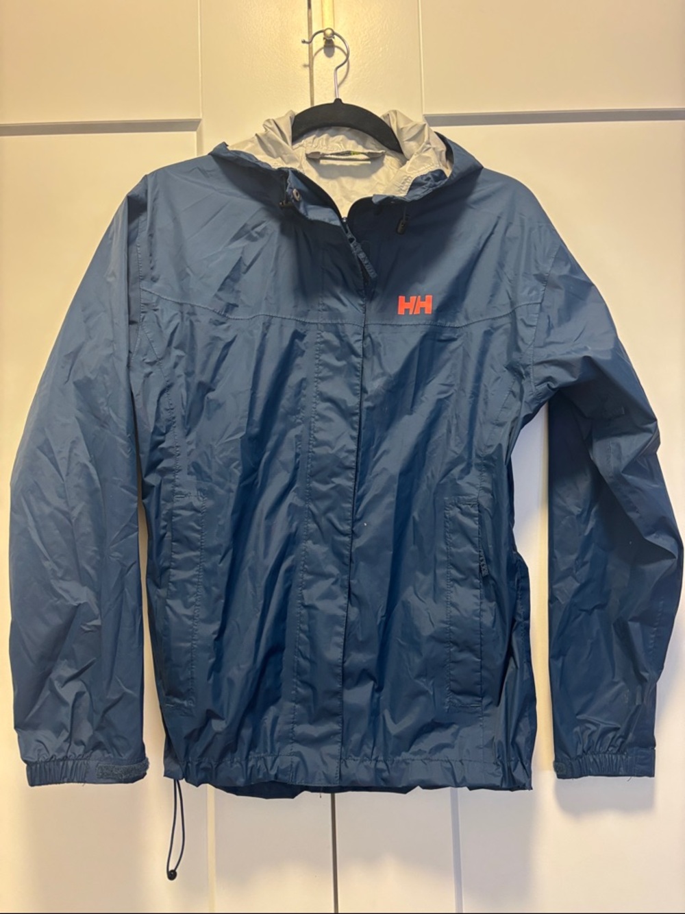 Helly Hansen Navy Blue Waterproof Hooded Jacket with Red HH Logo M